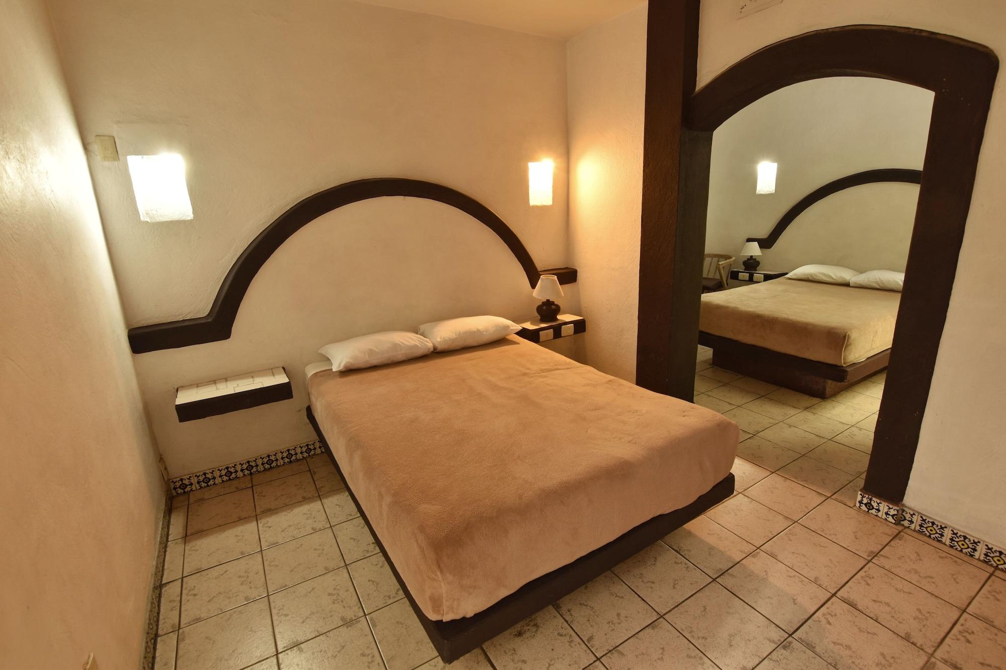 Hotel Plaza Morelia Exterior photo