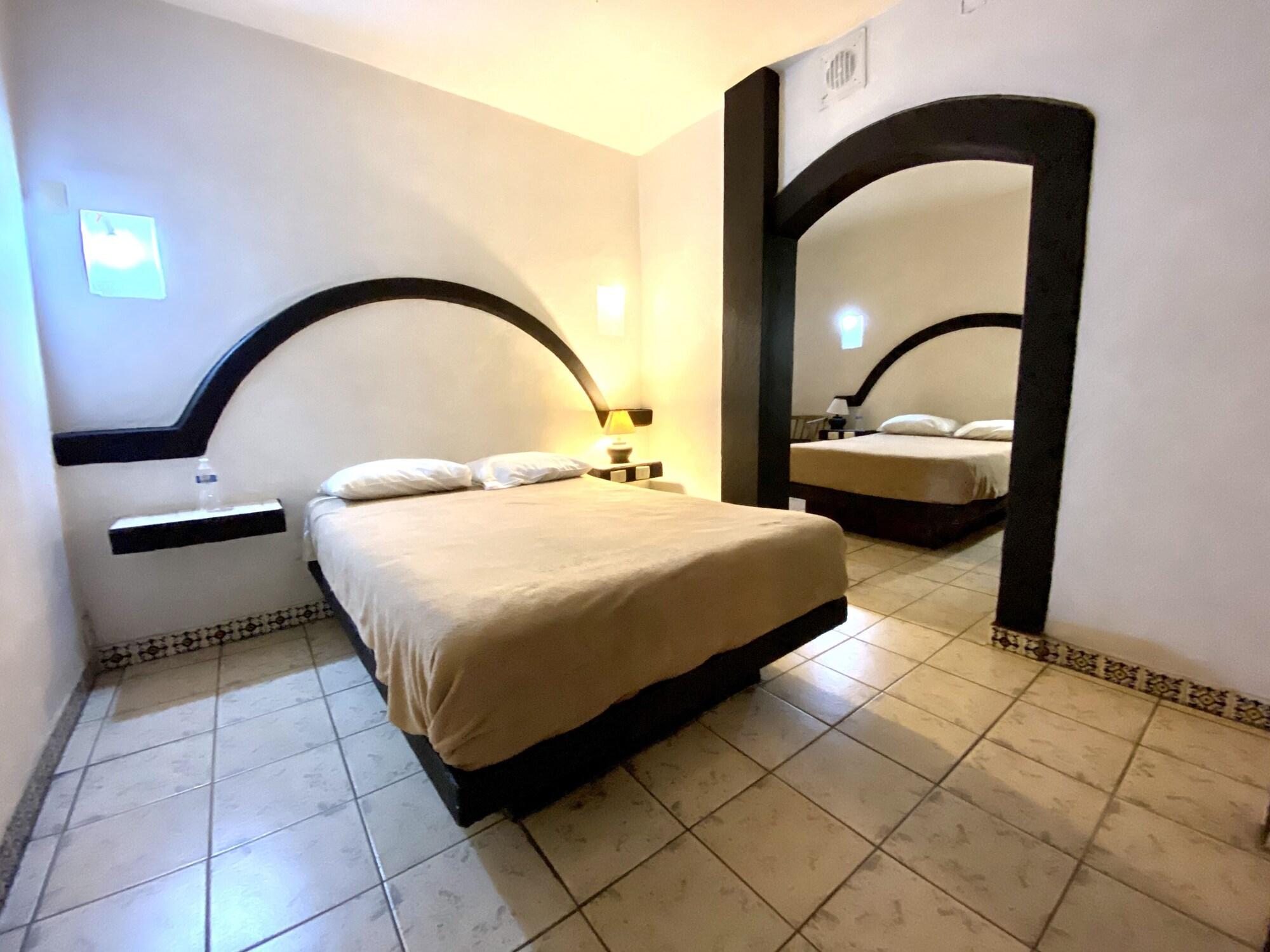 Hotel Plaza Morelia Exterior photo